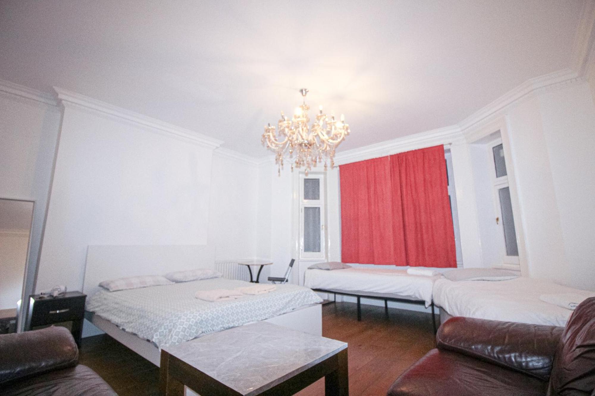 Spacious 4 Person Bedroom In Marylebone
