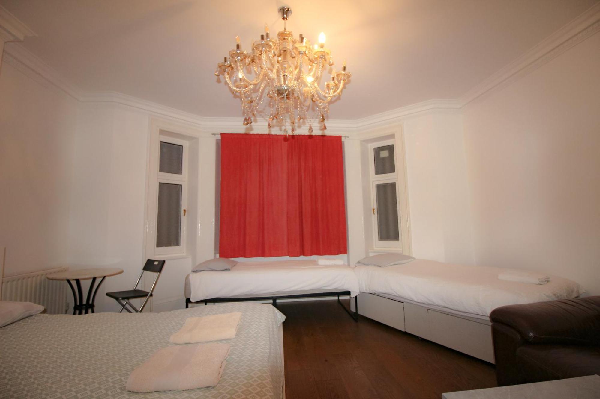 Spacious 4 Person Bedroom In Marylebone Homestay London