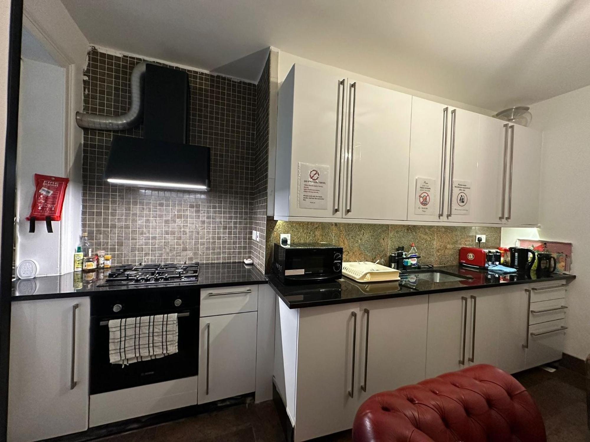 Spacious 4 Person Bedroom In Marylebone London