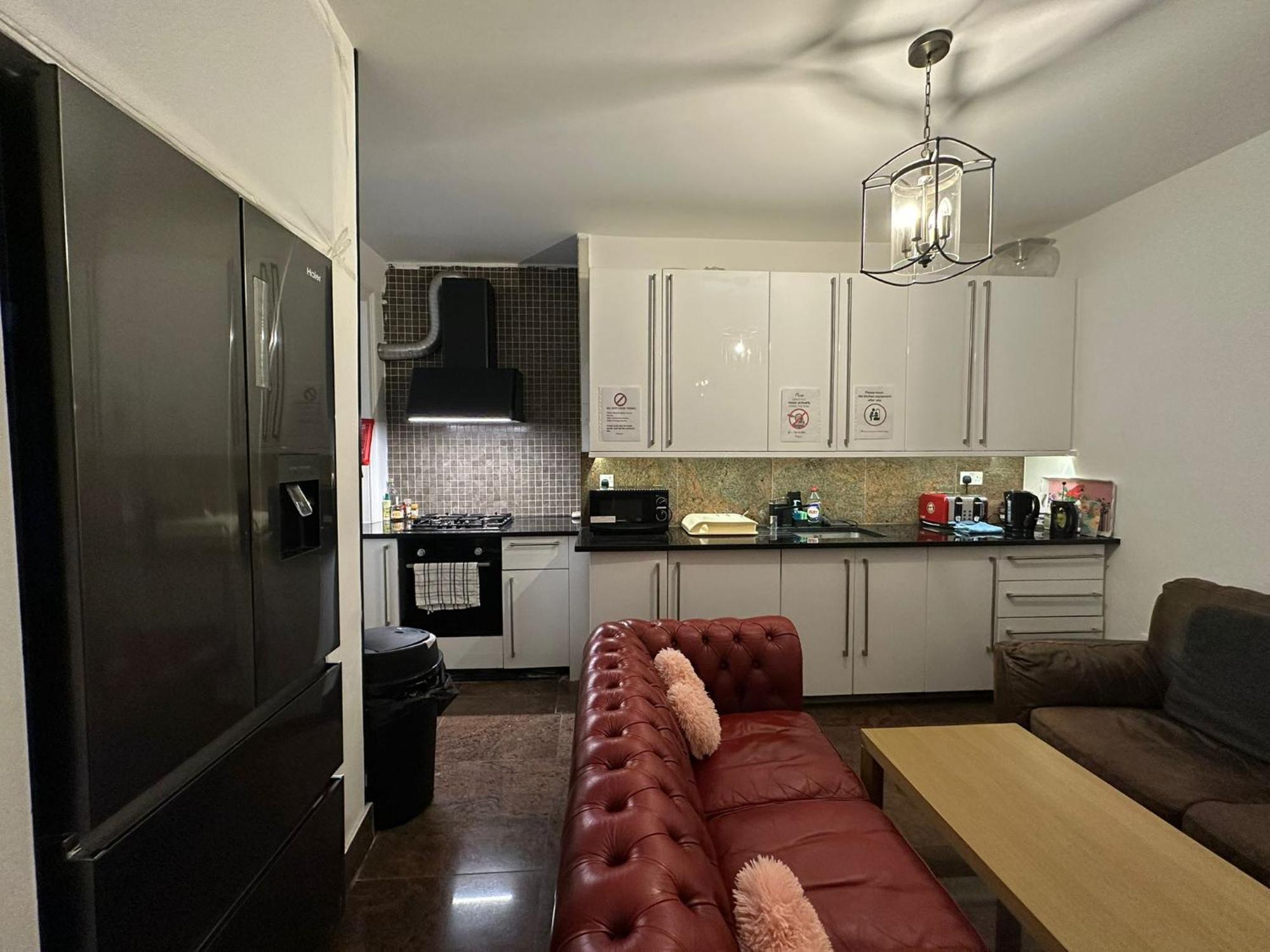 Spacious 4 Person Bedroom In Marylebone Homestay